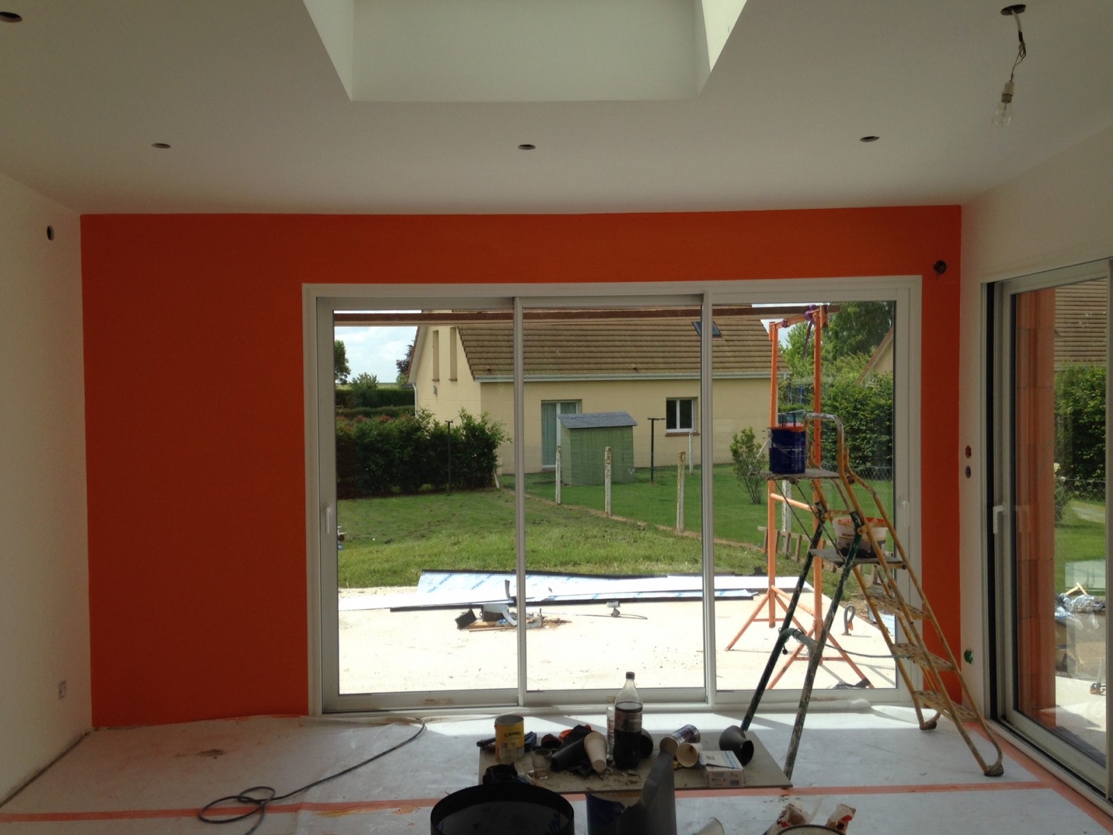 Installation de plafond tendue dans un salon à Bernay proche de Lisieux
