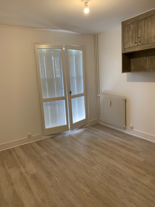 Entreprise de peinture pour la rénovation complète d’un appartement à deauville proche de Caen.