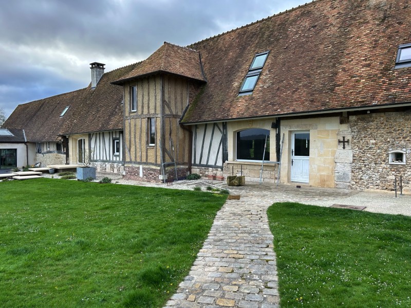 Entreprise pour repeindre une un ravalement de façades au neubourg en Normandie proche de Évreux en Normandie dans le 27