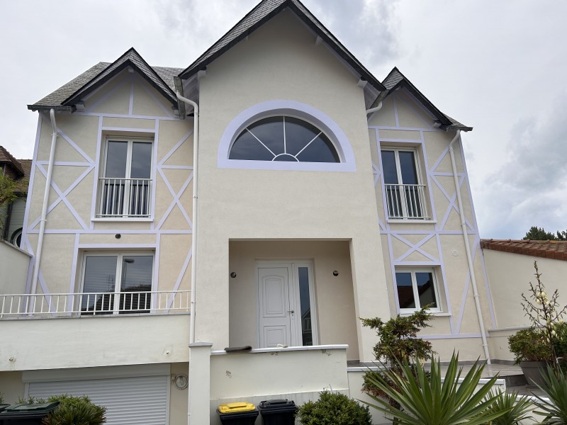 rénovation d’un ravalement de façade à deauville en normandue Normandie dans le 14