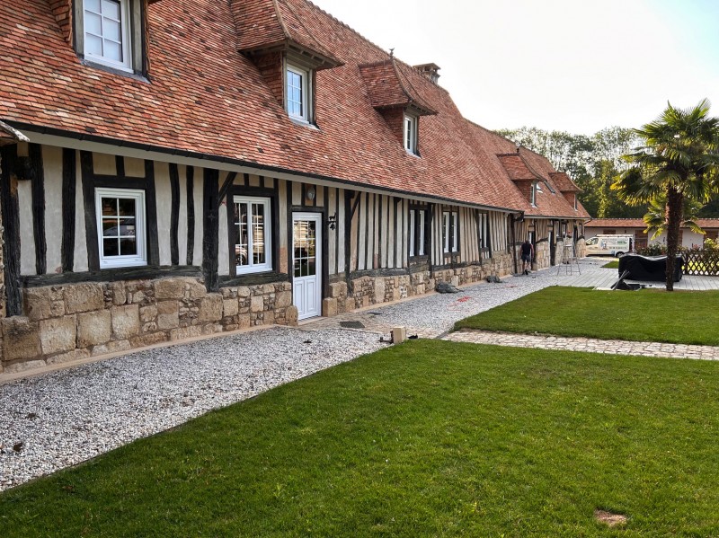 Rénovation exterieur d’une longere au neubourg en Normandie dans le 27
