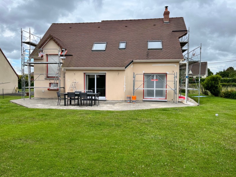 Rénovation d’une façade fissurer à Bourgteroulde proche de brionne dans l’Eure 27