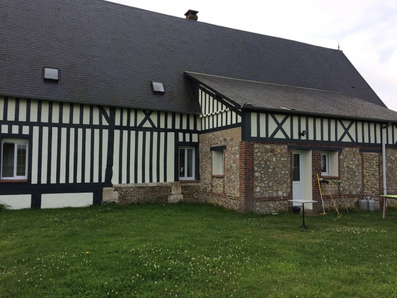 Entreprise de peinture à Harcourt pour la rénovation d’une maison normande en colombage à Harcourt proche le neubourg dans le 27 en normndie