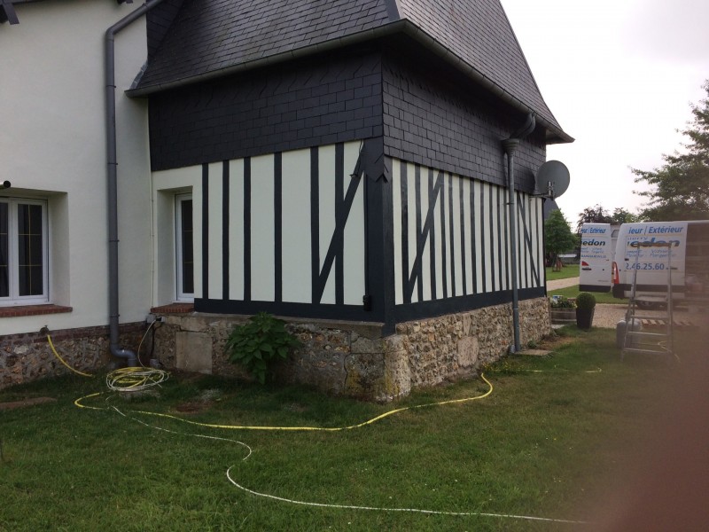 Entreprise de peinture à Harcourt pour la rénovation d’une maison normande en colombage à Harcourt proche le neubourg dans le 27 en normndie
